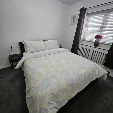Entire Rental, Easy Reach To Etihad Stadium-2