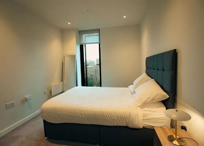 Luxury Sky Suites 2 Bedroom 2 Bathroom City Centre Apartment
